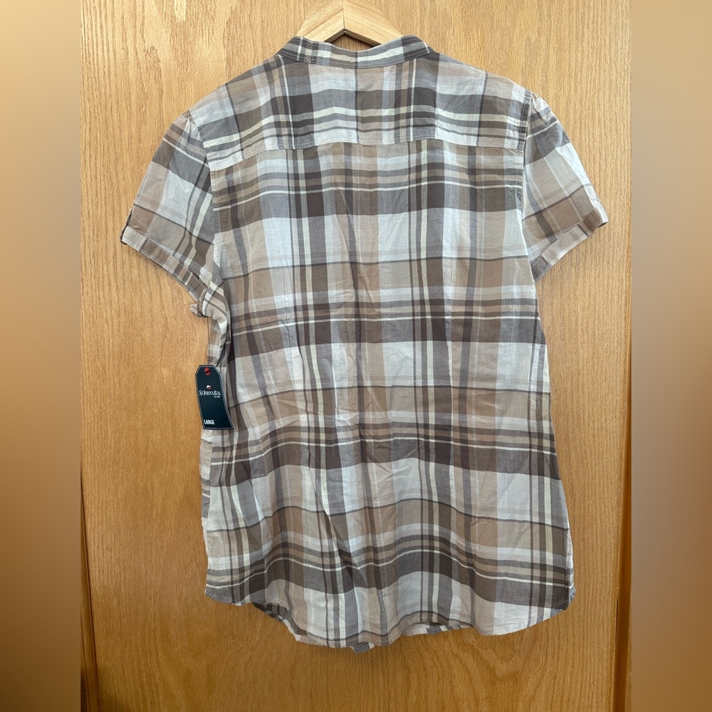 NWT. Women’s cute plaid top. Size large. - Picture 6 of 8